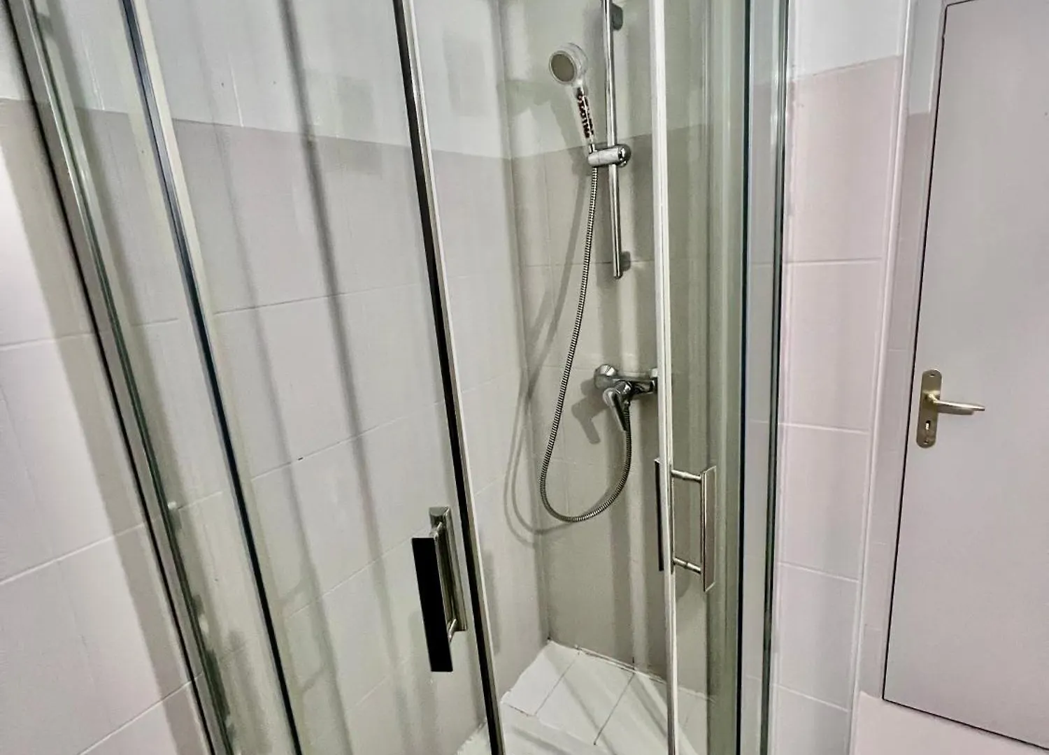 Cosy Studio - Champs-Elysees Paris Apartment