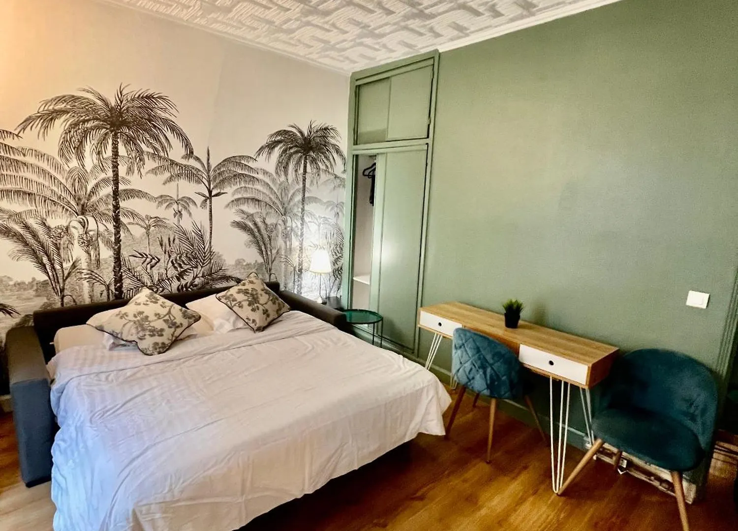 Cosy Studio - Champs-Elysees Paris Apartment