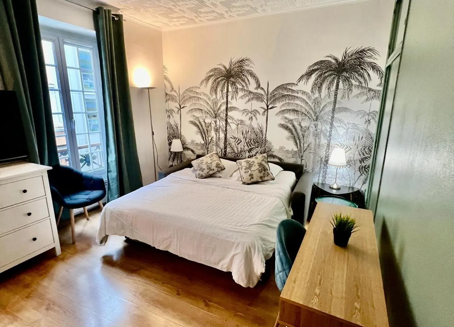 Cosy Studio - Champs-Elysees Paris Apartment France