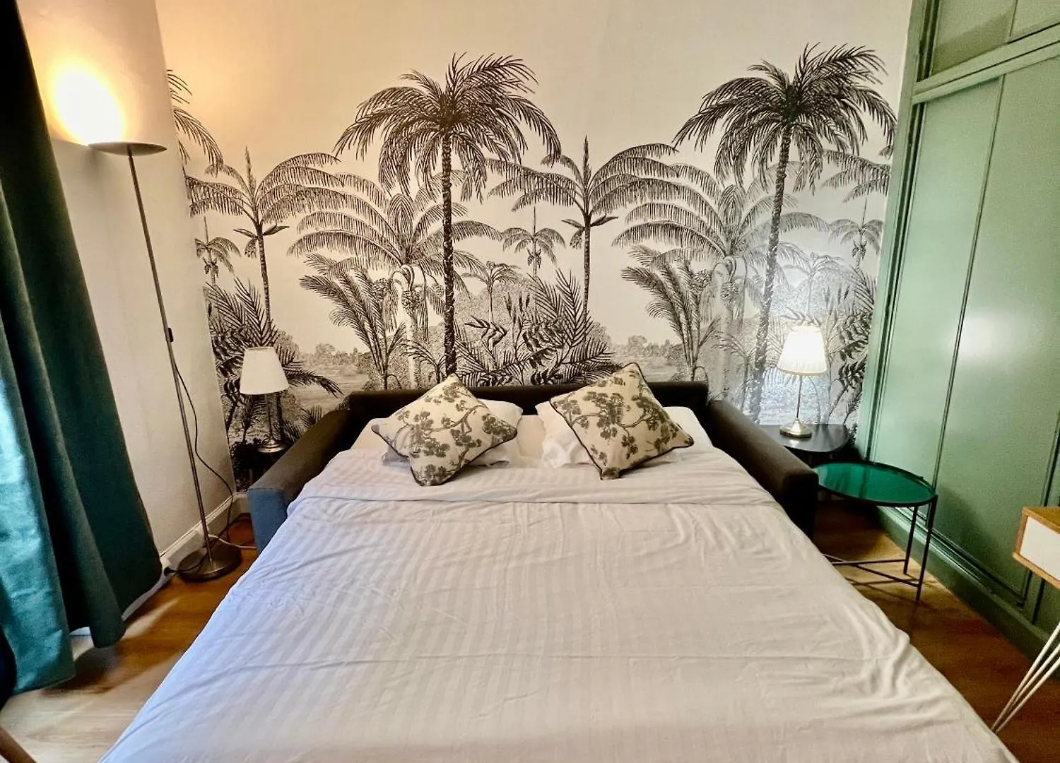 Cosy Studio - Champs-Elysees Paris Apartment France