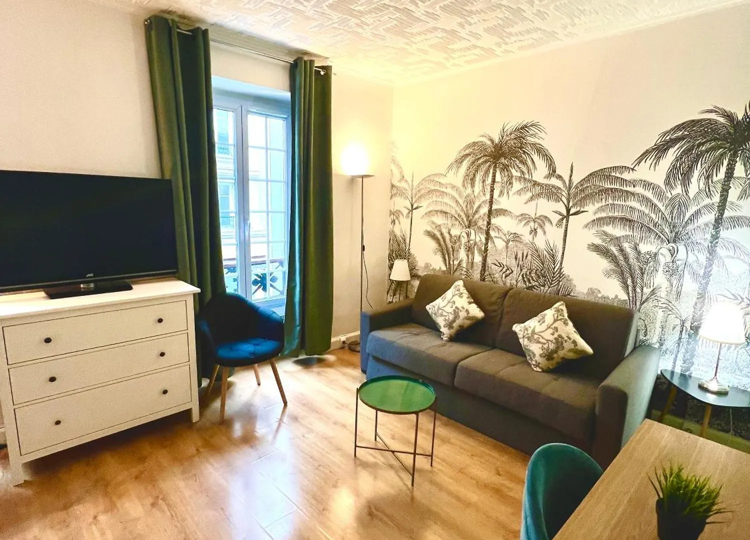 Cosy Studio - Champs-Elysees Paris Apartment